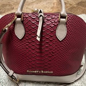 NWT  Dooney & Bourke handbag